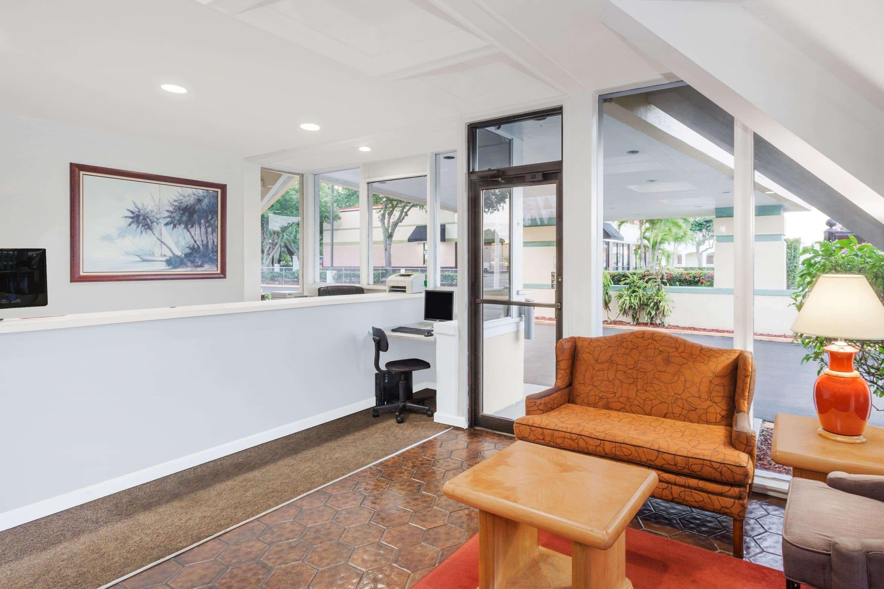 Howard Johnson By Wyndham Vero Beach / Downtown Buitenkant foto